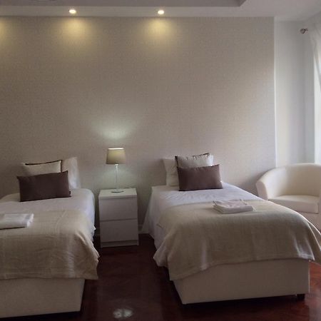 4U Lisbon IV Guesthouse Airport Екстериор снимка