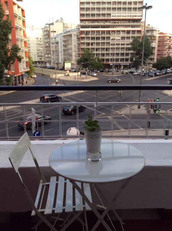 4U Lisbon IV Guesthouse Airport Екстериор снимка
